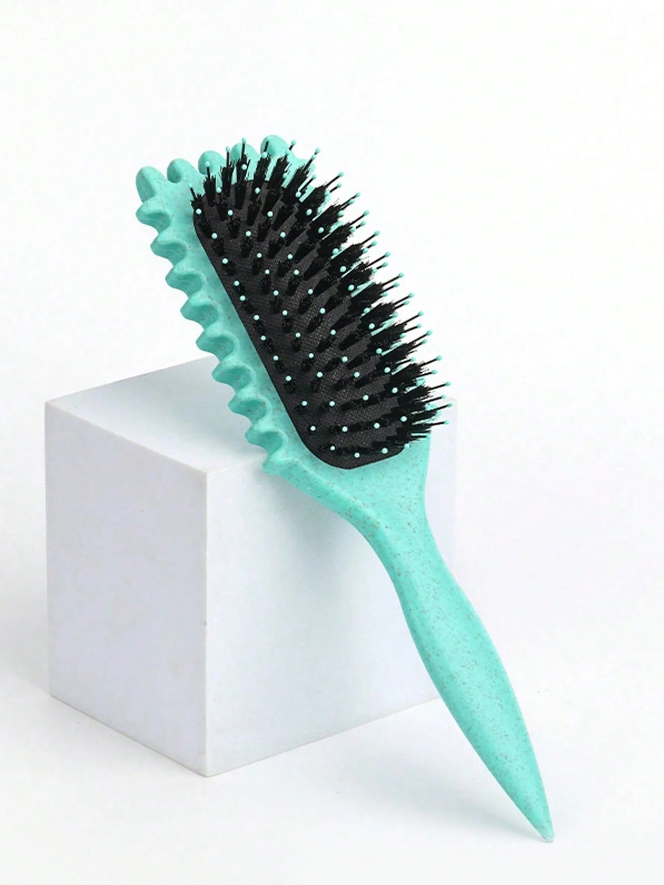 The Curl Brush That Suits Your Curls