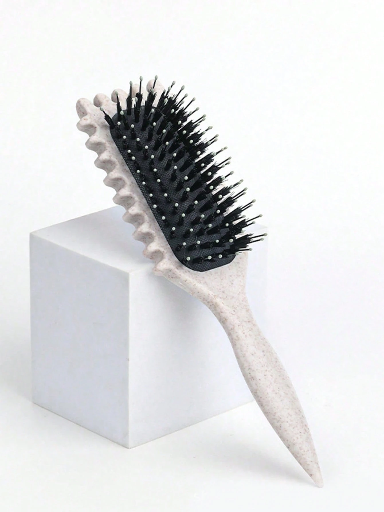 The Curl Brush That Suits Your Curls